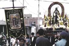 procession pour San Martin de Porres sur la côte